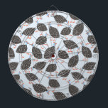 ギニ予測できなア鳥パターン ダーツボード<br><div class="desc">ギニアおもしろいの群れが青い背淡い色の景を背景にスマイルする。</div>