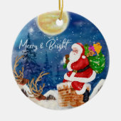 ギフトおもしろいの袋を持つクリスマス・サンタクロース セラミックオーナメント (正面)