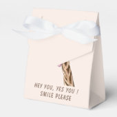 ギフトおもしろいボックスよくはしゃぐギリン – カスタム文字 フェイバーボックス (正面サイド)