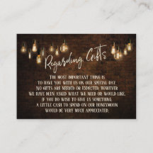 ギフトについて暗いレンガと暖かいエジソンライト