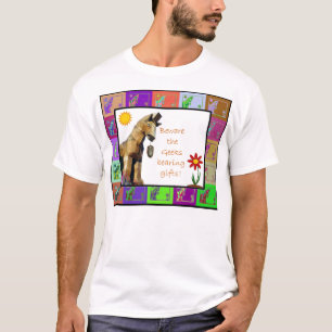 ギフトに耐えているギークを用心して下さい Tシャツ