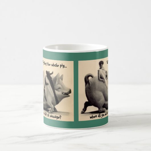 ギフトのコーヒー・マグの協力者の女性及び古いブタのユーモアをギャグで加工して下さい コーヒーマグカップ (中央)