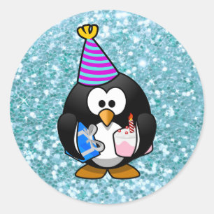 ギフトのステッカーを持つハッピーバースデーのかわいいペンギン ラウンドシール