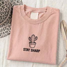 ギフト向け「Stay Sharp」グラフィックTシャツ Tシャツ