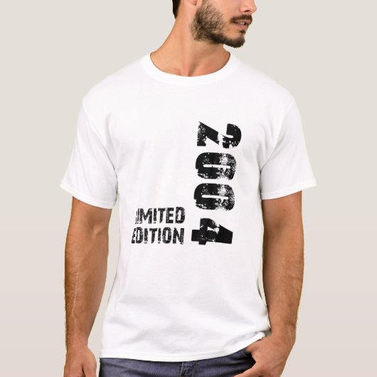 ギフト18th誕生日若い女の子18年2004 おもしろい tシャツ (正面)