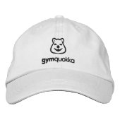 ギムクカシグネチャーブラックロゴ刺繍入りキャップ 刺繍入りキャップ (正面)