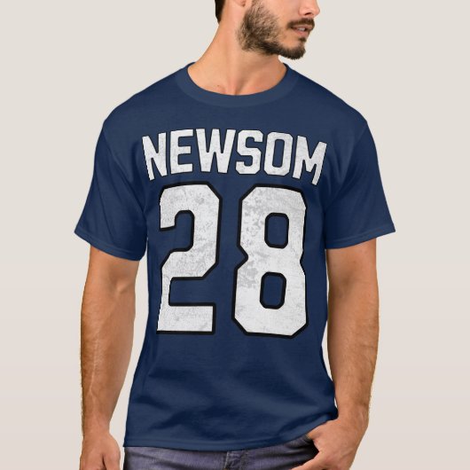 ギャビン・ニューサム 2028 大統領番号28 Tシャツ (正面)
