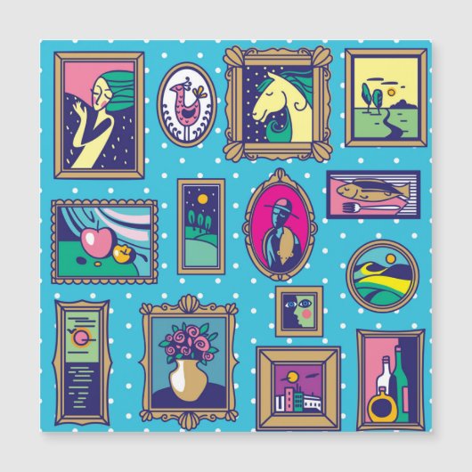 ギャラリーの壁：多様な写真コレクション (正面)