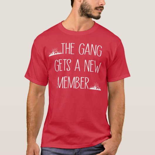ギャングが新しいメンバーを迎える友達 Tシャツ (正面)