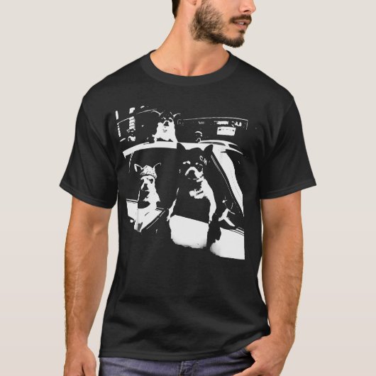 ギャング風チワワの運転するドッグ・カーの面白Tシャツ Tシャツ (正面)