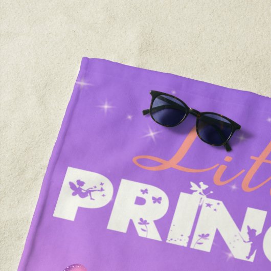 ギラギラし👸た妖精プリンセス名前をカスタムする   ビーチタオル (インサイチュ)