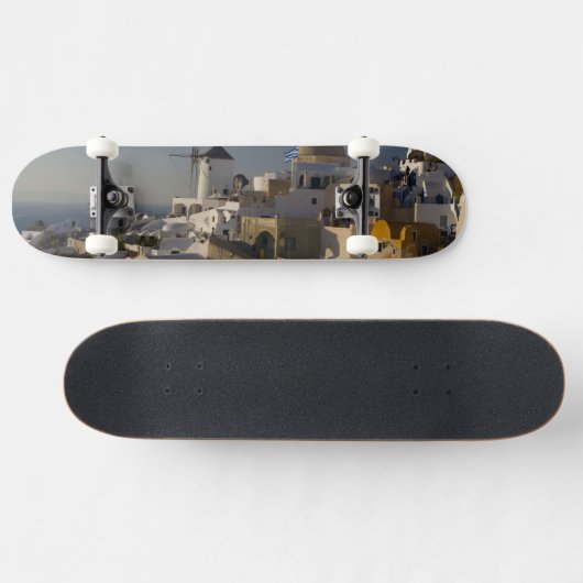 ギリシャとギリシャのサントリーニ島オイア スケートボード (横)