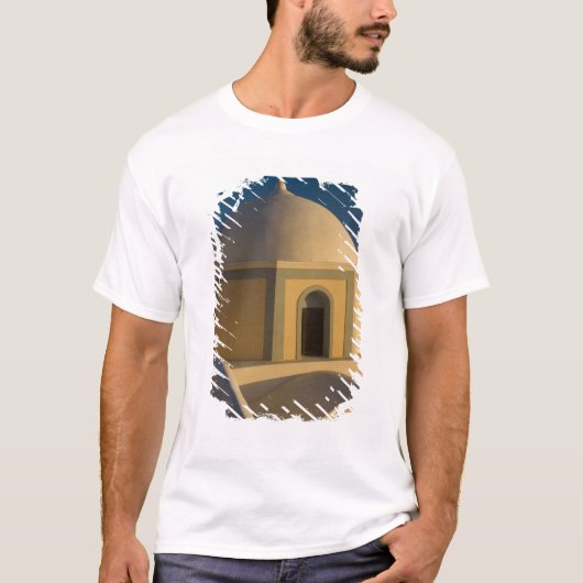 ギリシャとサントリーニ島の町 2 Tシャツ (正面)
