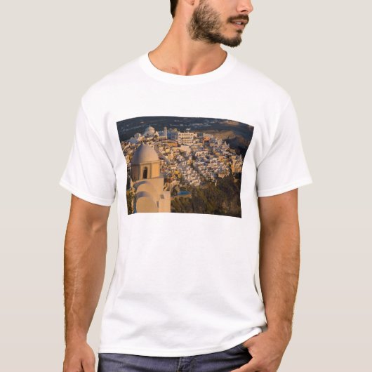 ギリシャとサントリーニ島の町 Tシャツ (正面)