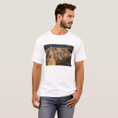 ギリシャとサントリーニ島の町 Tシャツ (正面フル)