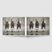 ギリシャのアテネの名誉警備員のヴィンテージ写真 ゲストブック (全面)