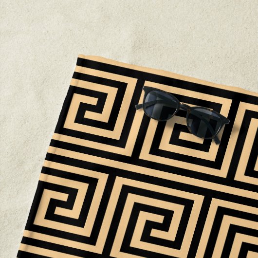 ギリシャのメアンダー鍵正方形パターンブラウン ビーチタオル (インサイチュ)