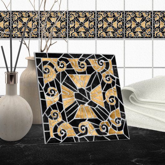 ギリシャの壊れたタイルのモザイク黒と金ゴールド タイル