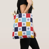 ギリシャの目カラフルの正方形パターン トートバッグ (クローズアップ)