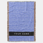 ギリシャの蛇行鍵ブルー、お名前、パーソナライズ スローブランケット (正面縦)