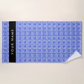 ギリシャの蛇行鍵ブルー、お名前、パーソナライズ ビーチタオル (正面)