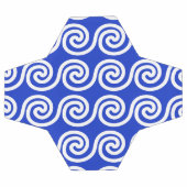 ギリシャの蛇行鍵波パターンブルー サッカーボール (フラット)