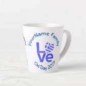 ギリシャハート国旗の青い愛パーソナライズされた カフェラテマグ (右アングル)