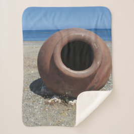 ギリシャ伝統的語テラコッタポットオンビーチ シェルパブランケット