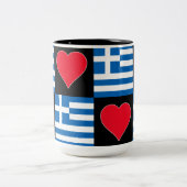 ギリシャ国旗のハートパターン愛国的ギリシャプライド ツートーンマグカップ (中央)