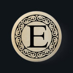 ギリシャ語アルファベット文字イプシロン 缶バッジ<br><div class="desc">そのクラシカルと型枠でモダンは、ギリシャ語アルファベットは24文字を持ち、アルファからオメガ。イプシロンはギリシャ語アルファベットの5番目の文字。このデザインは古い紙の背景に提示され、それは光の色の選択肢の虹に置き換えることができる。</div>