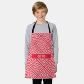 ギリシャ鍵赤白パタミニマルーン エプロン (着用した状態)