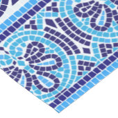 ギリシャ風モザイクタイルオーナメント – ブルーシェード ショートテーブルランナー (コーナー)
