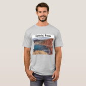 ギリシャ サントリーニ島の赤いビーチ Tシャツ (正面フル)