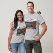ギリシャ サントリーニ島の赤いビーチ Tシャツ (ユニセックス)