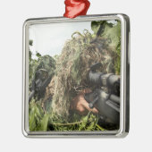 ギリーのスーツを着た兵士 メタルオーナメント (左)