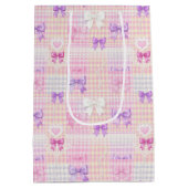 ギンガムコケット弓ベビーシャワーガールズ誕生日 ミディアムペーパーバッグ (裏面)