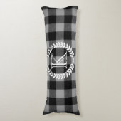 ギンガムパターンモノグラム ボディピロー (正面縦)