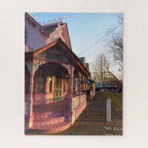 ギンガーブレッドに暖かい夕日 – Martha's Vineyard