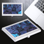 ギークアウトおたくPCB青色電子回路基板 名刺入れ<br><div class="desc">PCB回路基板のギフトギークまたはおたくのためのギフト。私たち全員のコンピュータおたくまたはギークのための1つ。このPCB電子回路基板でおたくをギークする。プリント基板または電子回路基板のクローズアップ写真。</div>