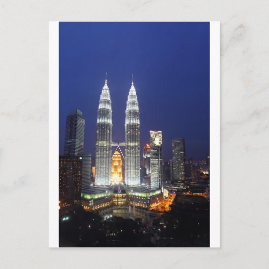 クアラルンプールの夜にライトアップされたペトロナス・タワーズ ポストカード (正面)