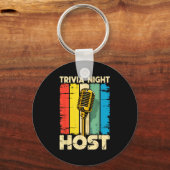 クイズゲームの司会者・エンターテイナー・進行役 キーホルダー (正面)