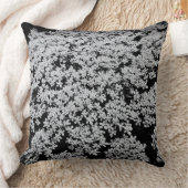 クイーンアンズレースワイルドフラワーB&W クッション (ブランケット)