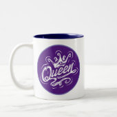 クイーンウィズクラウンタイポグラフィデザイン ツートーンマグカップ (左)