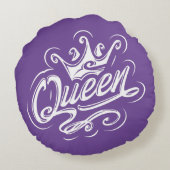 クイーンウィズクラウンタイポグラフィデザイン ラウンドクッション (裏面)