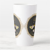 クイーンエレガントビーフランスのピンクローズグレー金ゴールド カフェラテマグ (正面)