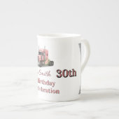 クイーンオブザロード誕生日女性トラックドライバー ボーンチャイナマグカップ (正面右)