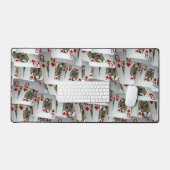 「クイーンズギャンビット：ポケットクイーンズの散在ペア」 デスクマット (キーボード&マウス)