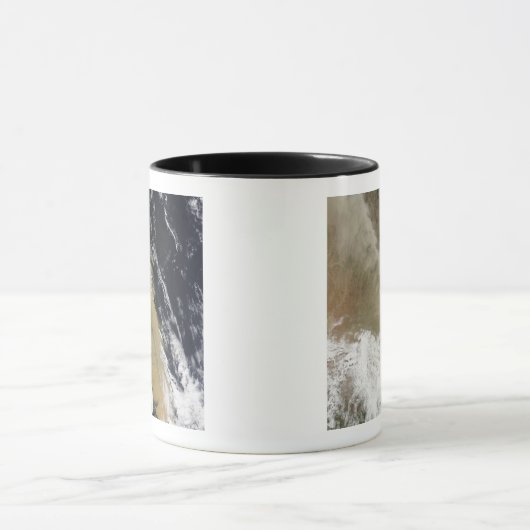 クイーンズラ北部から張り出された砂塵の壁 マグカップ (中央)