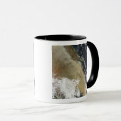 クイーンズラ北部から張り出された砂塵の壁 マグカップ (正面右)