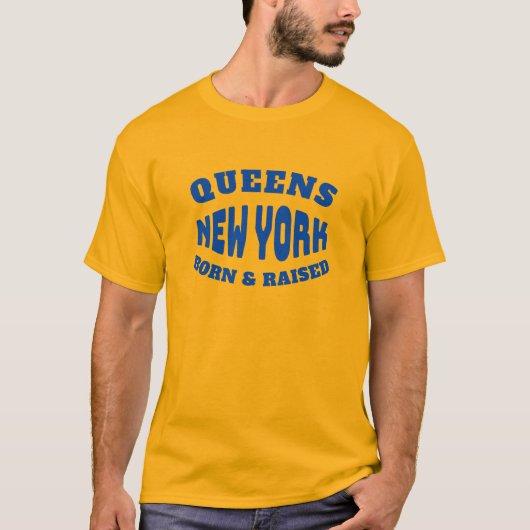 クイーンズ生まれニューヨークと浮き上がったTシャツ Tシャツ (正面)